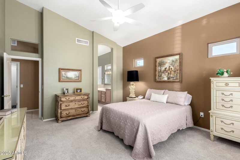 24 Avoca