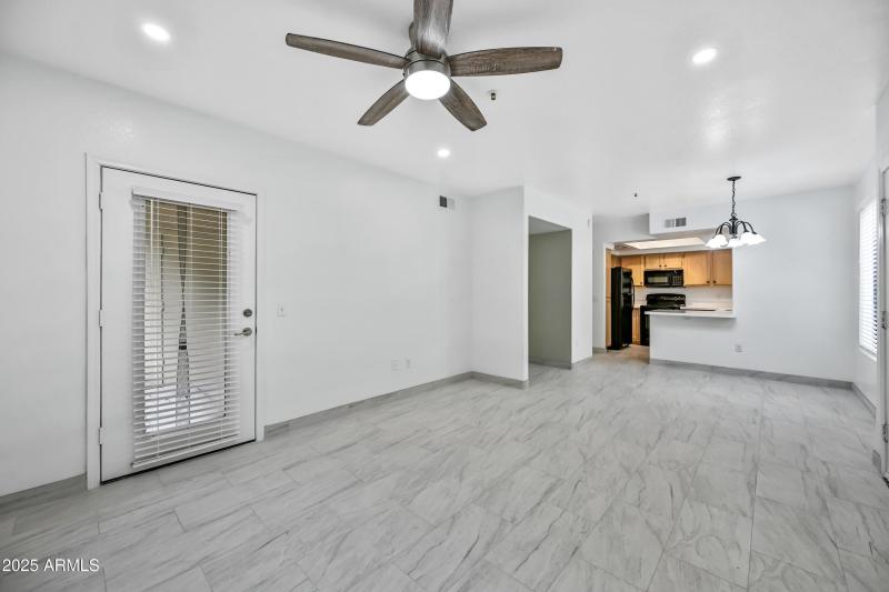 5-4925EDCA149-ocupix