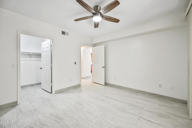 18-4925EDCA149-ocupix