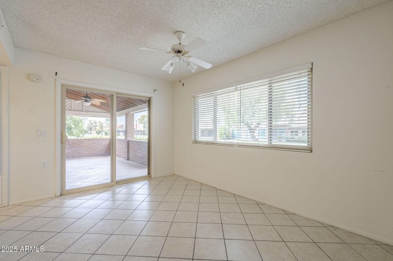 28-web-or-mls- Leisure World-28