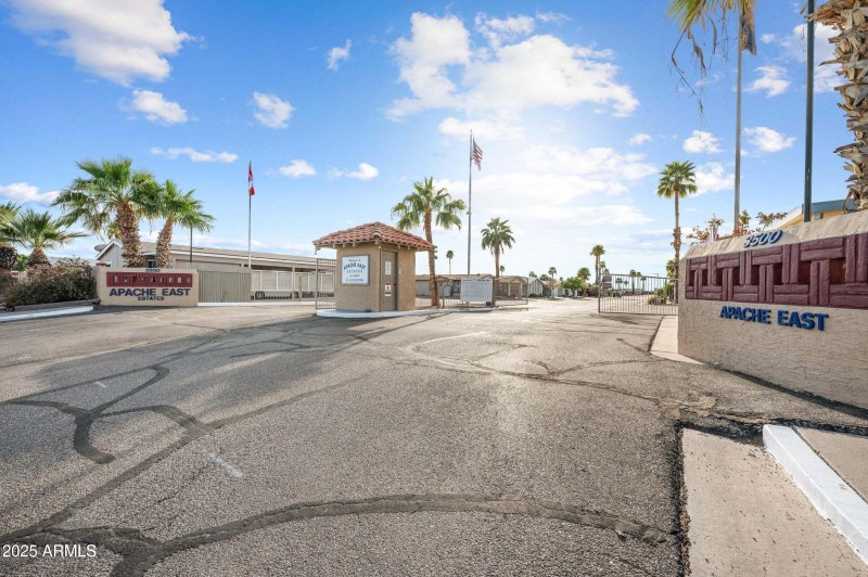 Entrada Del Oro Welcomes you Home