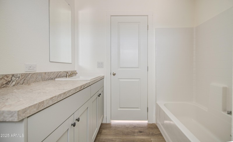 Bathroom 2-pic 3