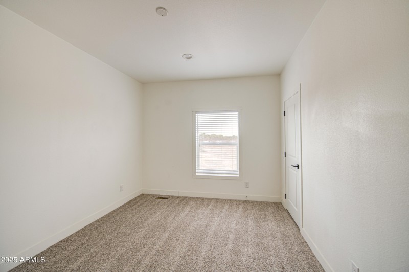 Bedroom 4-pic 1