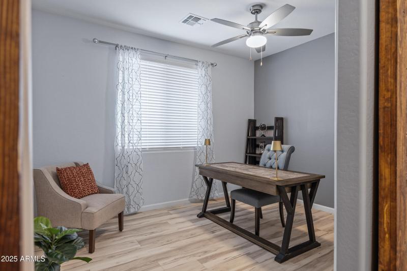 4207 W Bradshaw Creek Ln-16