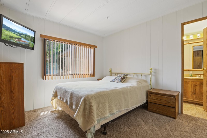 Guest Bedroom (1)