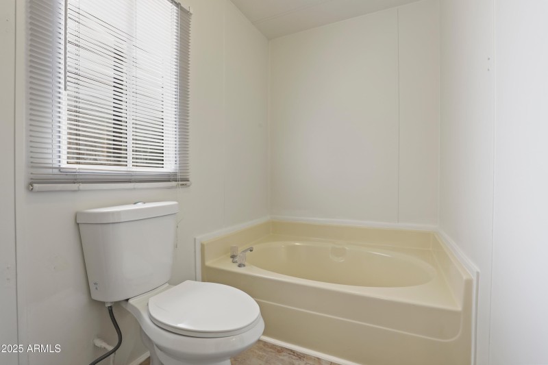 Master Bathroom (3)