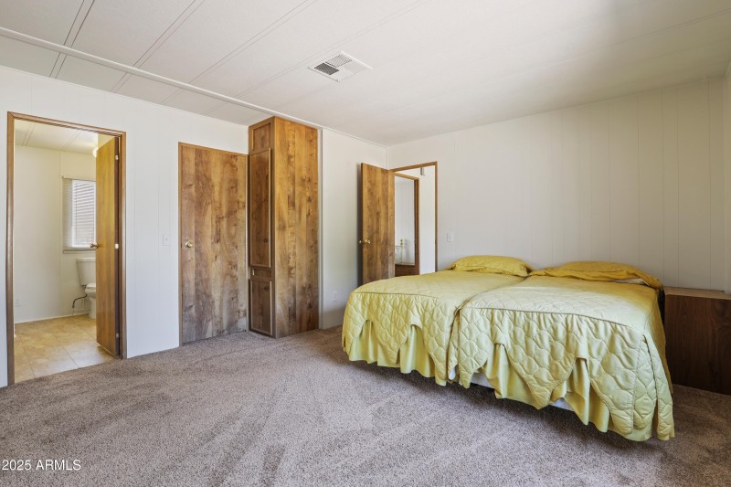 Master Bedroom (1)