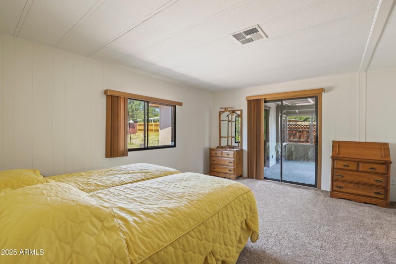Master Bedroom (2)