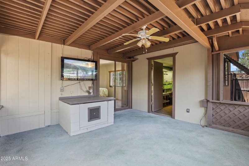 Screened Patio (2)