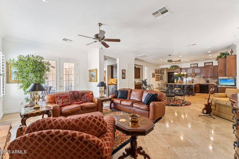 019-family-room