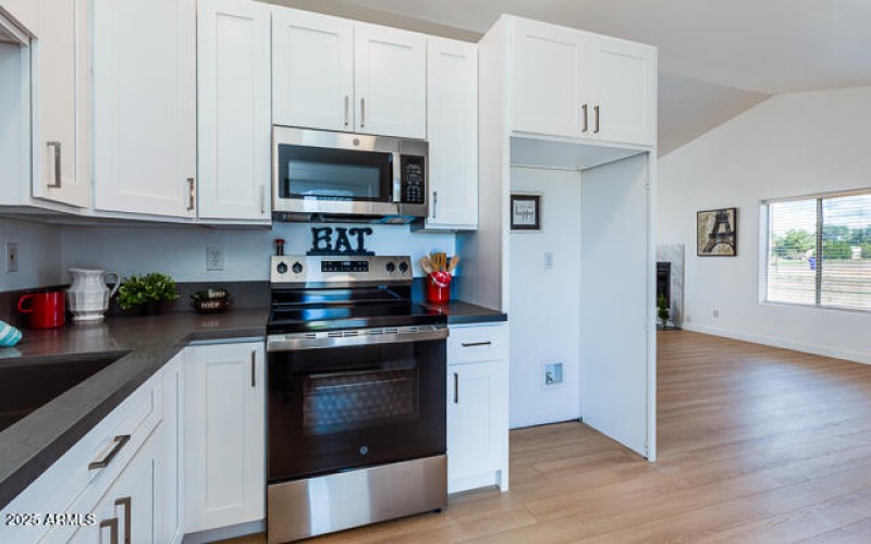 502 1100 West Street W MLS-18