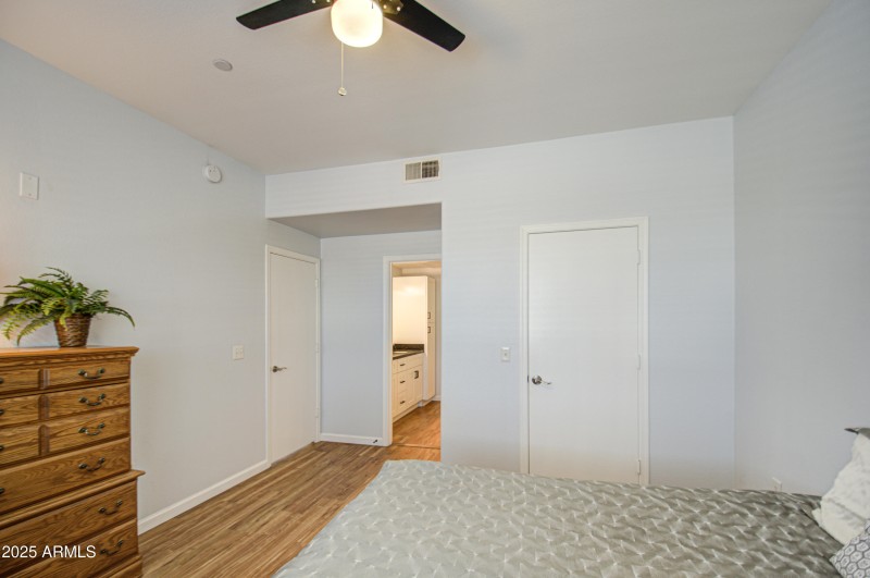 Bedroom 2-pic 3