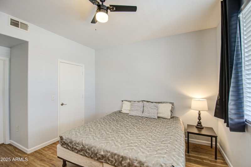 Bedroom 2-pic 2