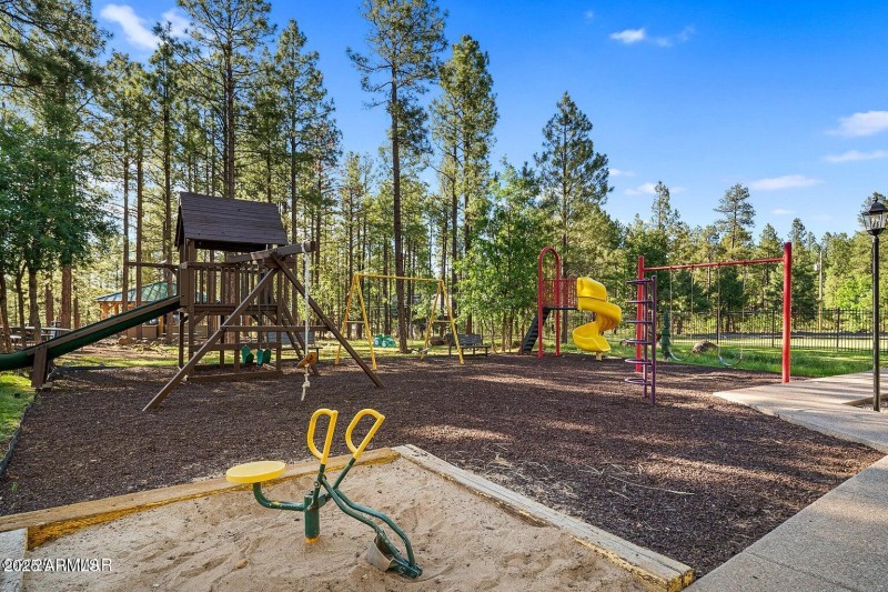 17 KIDS PLAYGROUND