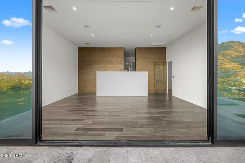 30primary bedroom