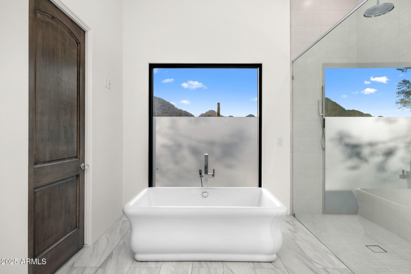 43guest suite bath
