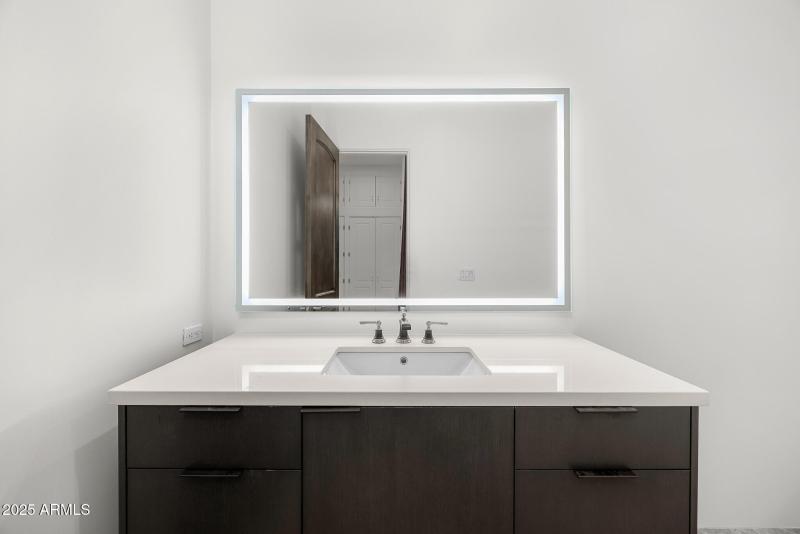 48guest bath1