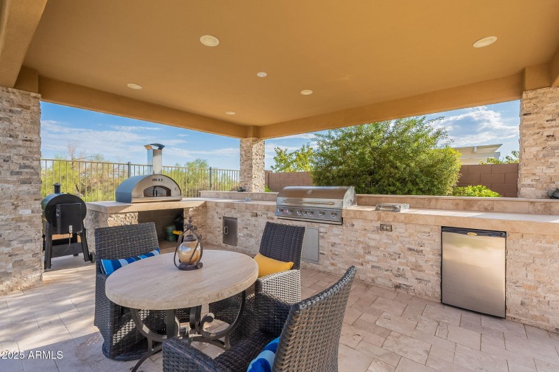 Outdoor Kitchen