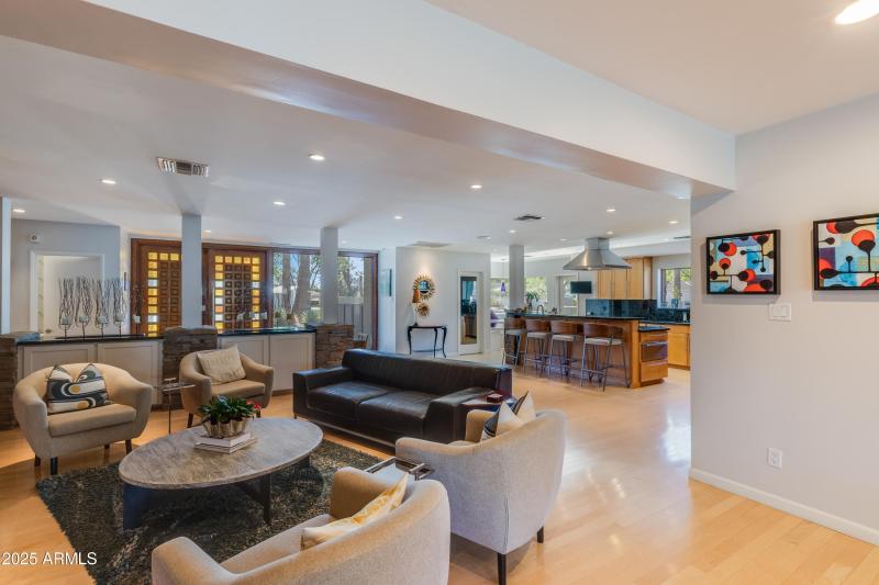 345 W Gardenia-8