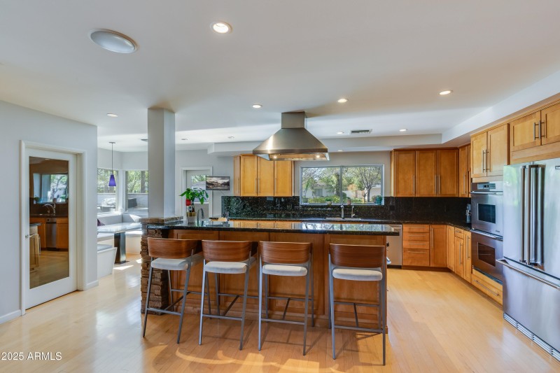 345 W Gardenia-11