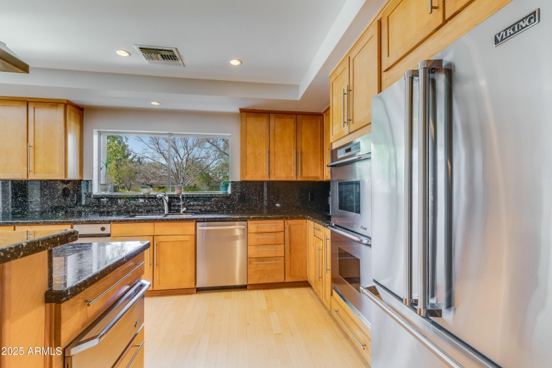 345 W Gardenia-13