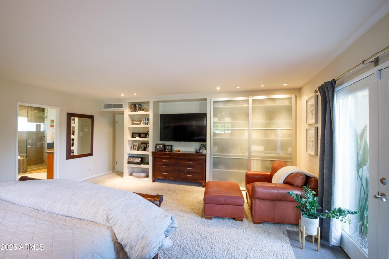345 W Gardenia-34