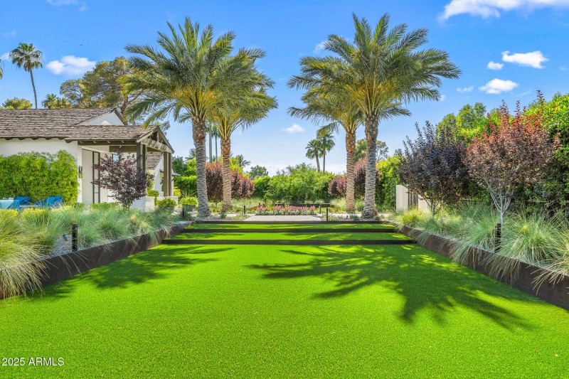 05-front yard