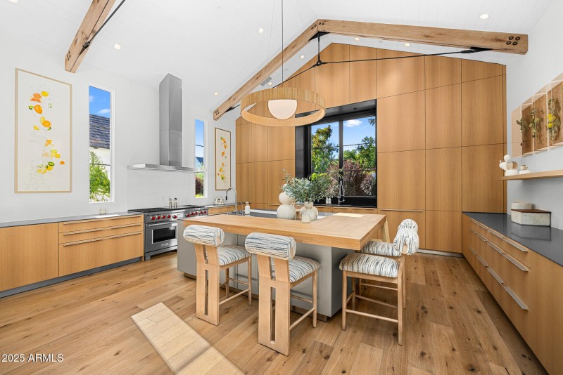 22-luxury kitchen