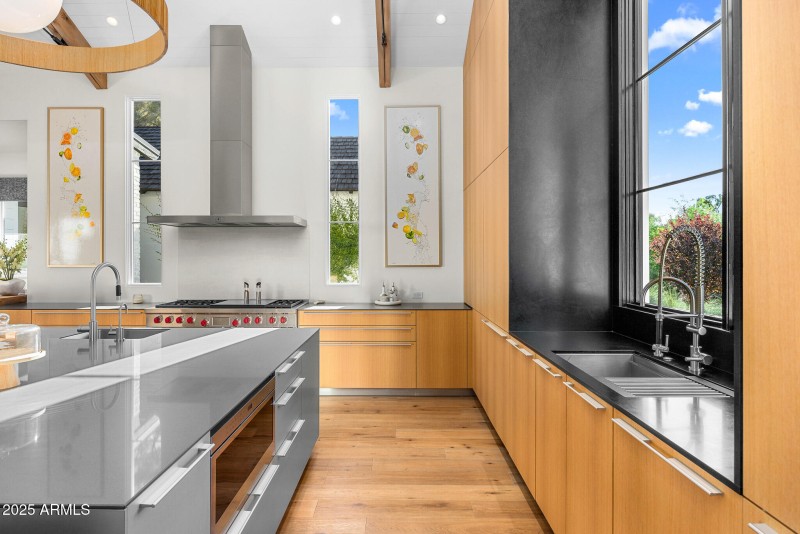 23-luxury kitchen