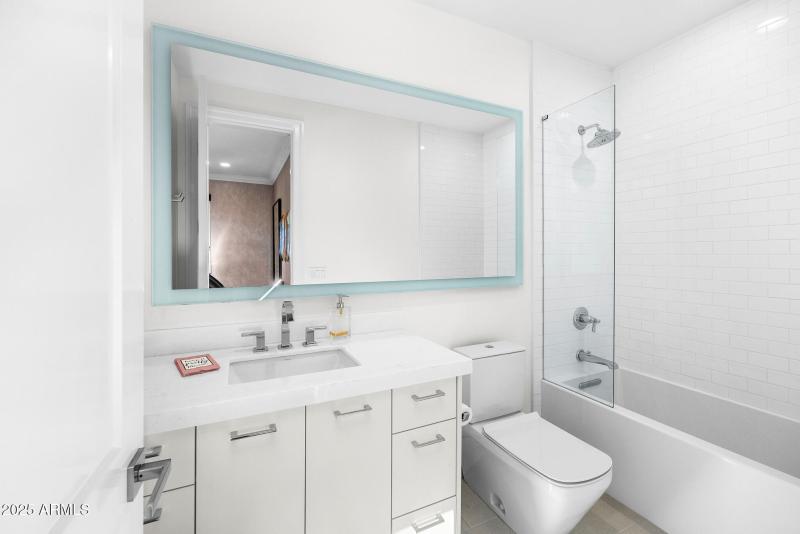 42-guest bathroom2