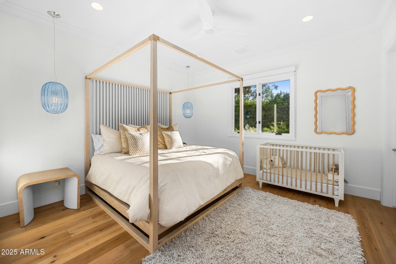 43-guest bedroom3