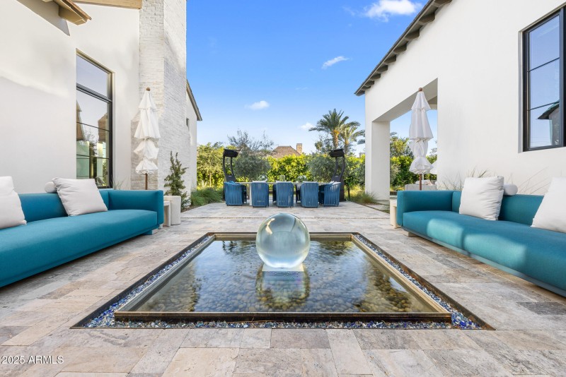 50-backyard lounge