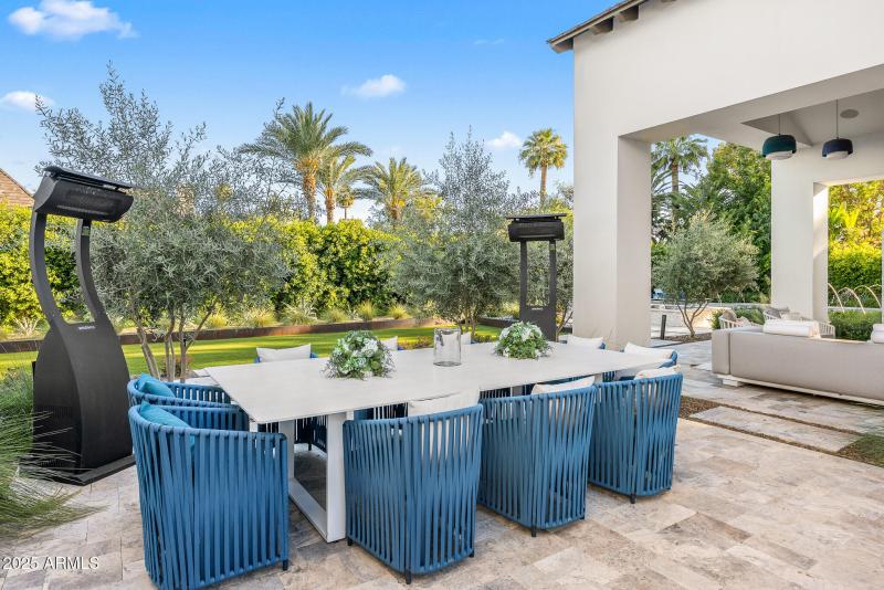 51-backyard dining table