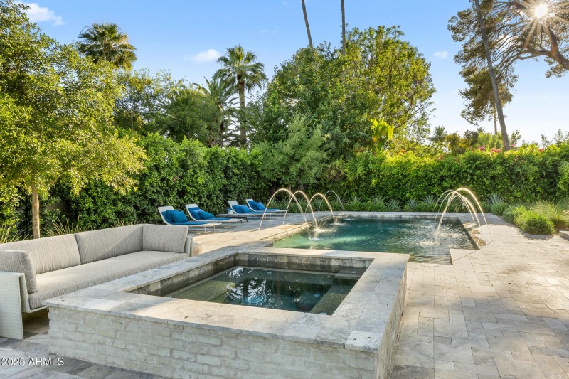 54-spa and pool lounge