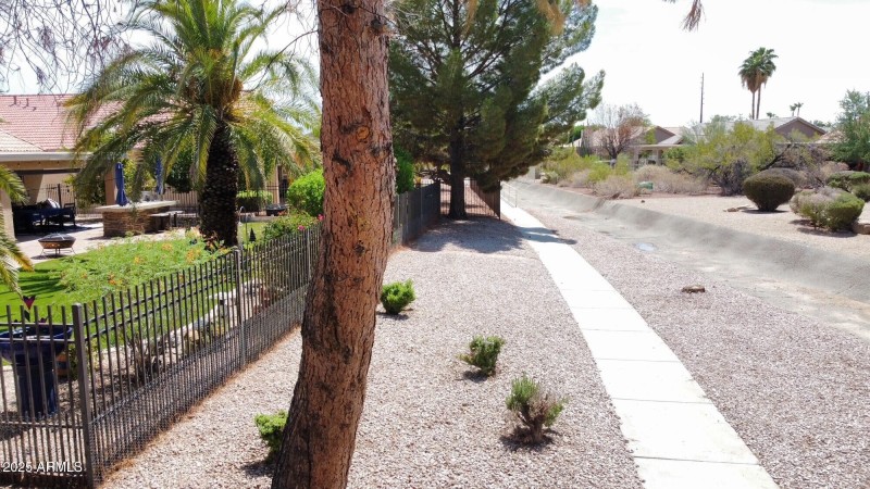 Walking path East