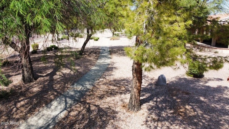 Walking path West