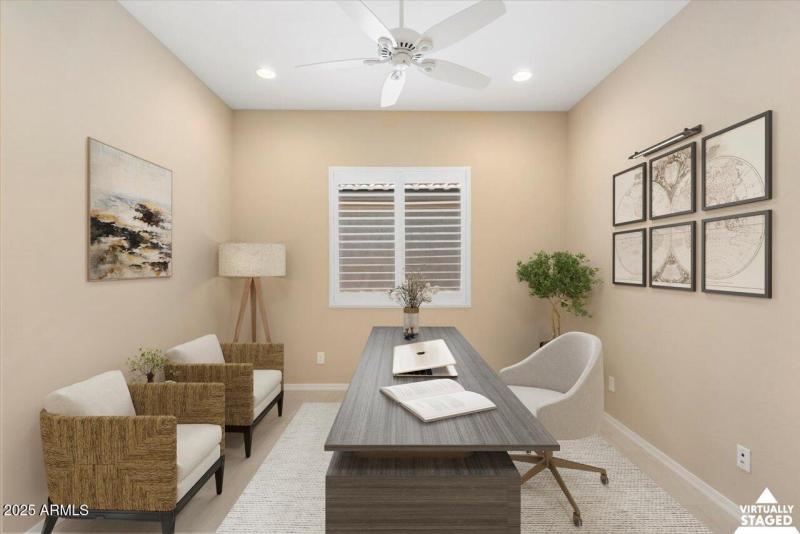 19-Office - Staged