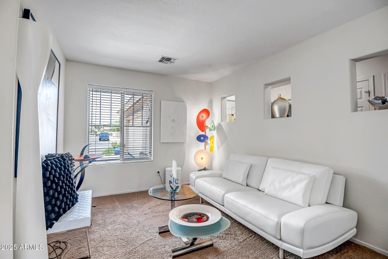DEN OR FLEX ROOM