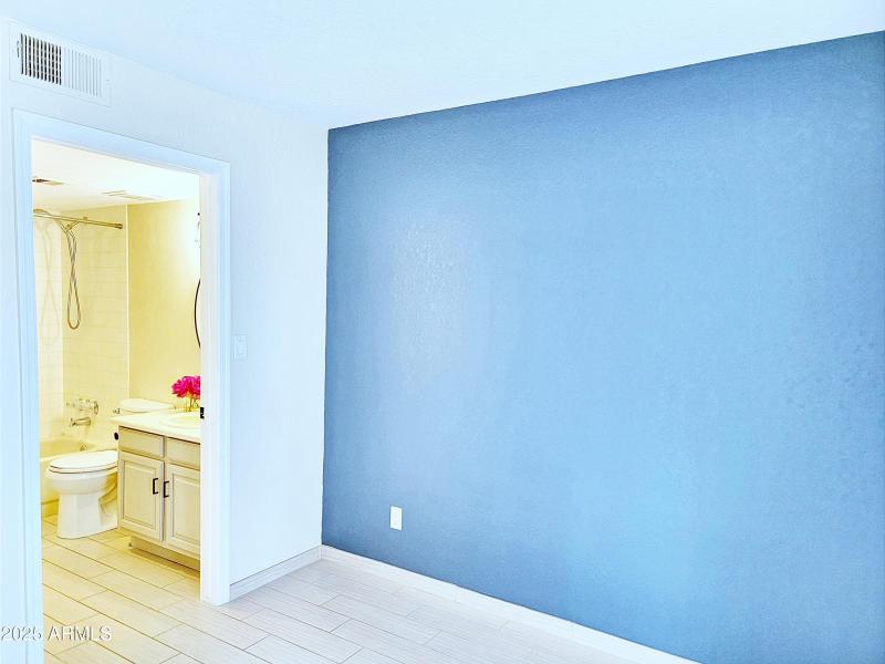 Guest Bedroom - Copy (1)