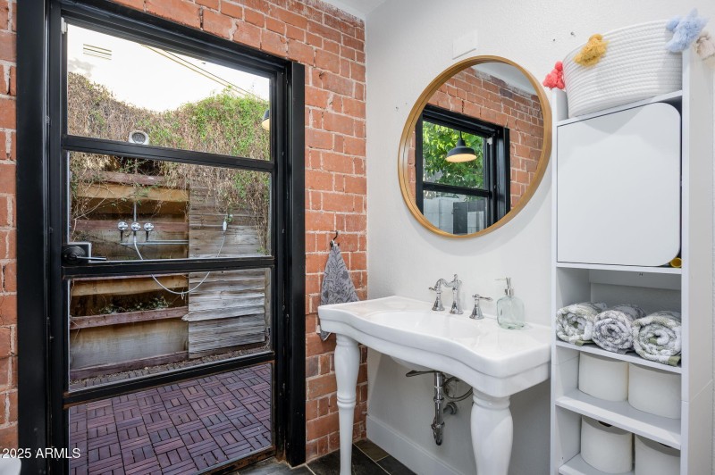 7-web-or-mls-Montebello-15