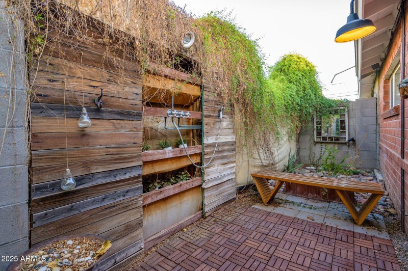 10-web-or-mls-Montebello-18