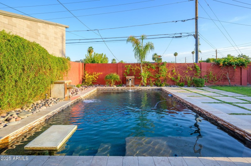 11-web-or-mls-Montebello-19