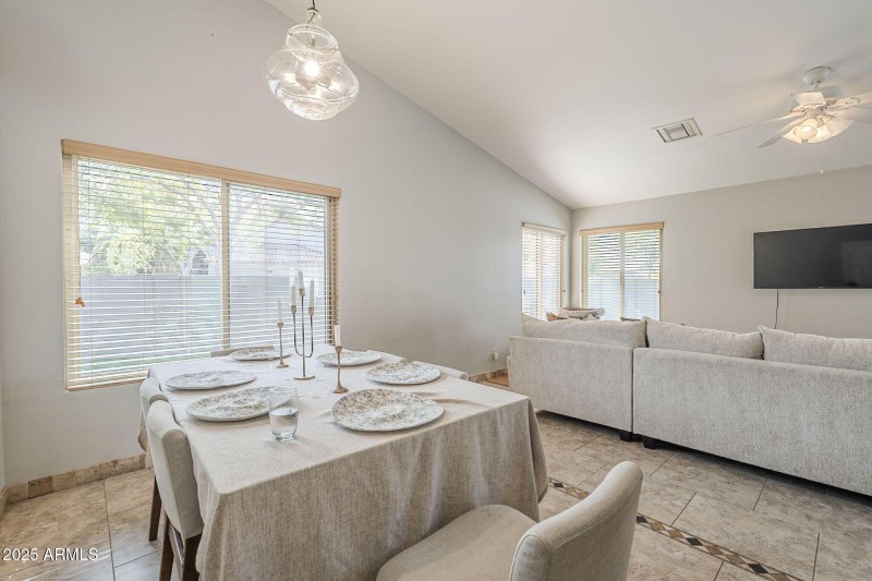 Dining/Family Rm