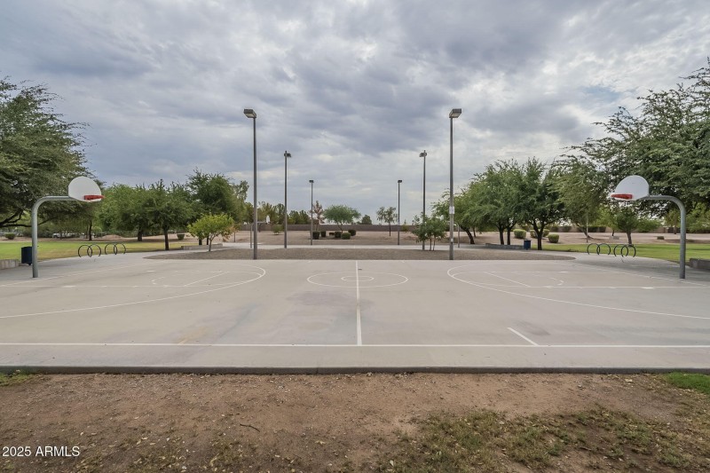 Park/Basketball