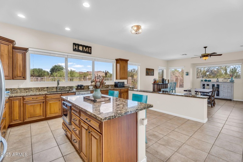 14-web-or-mls-5544 E Dusty Wren Dr 12