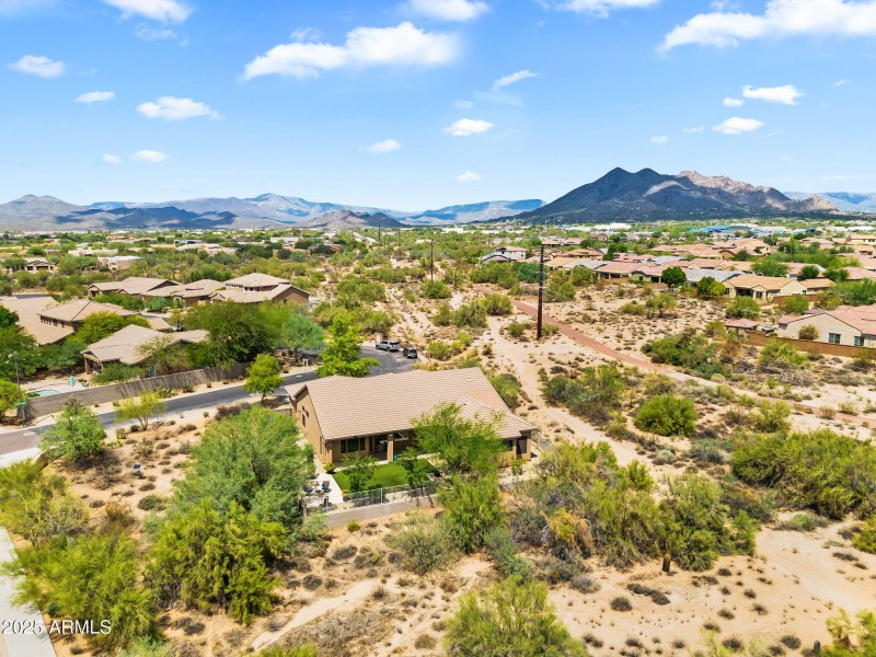 81-web-or-mls-5544 E Dusty Wren Dr 12