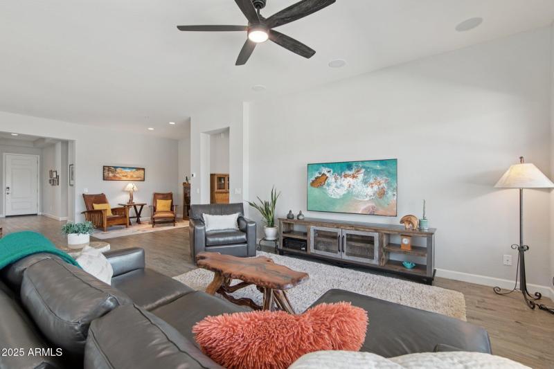8-web-or-mls-W Montansoro Ln-S2708-006