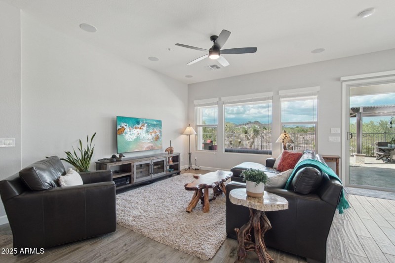 10-web-or-mls-W Montansoro Ln-S2708-008