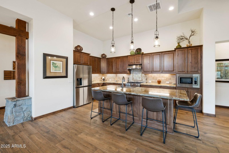 12-Kitchen (2)
