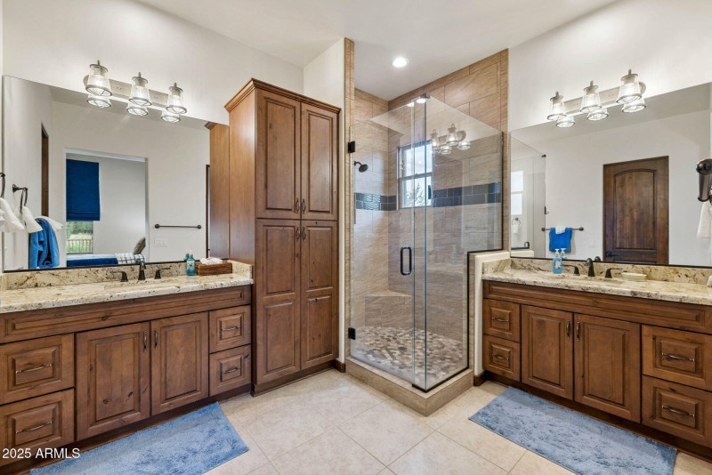 20-Primary Bathroom (1)